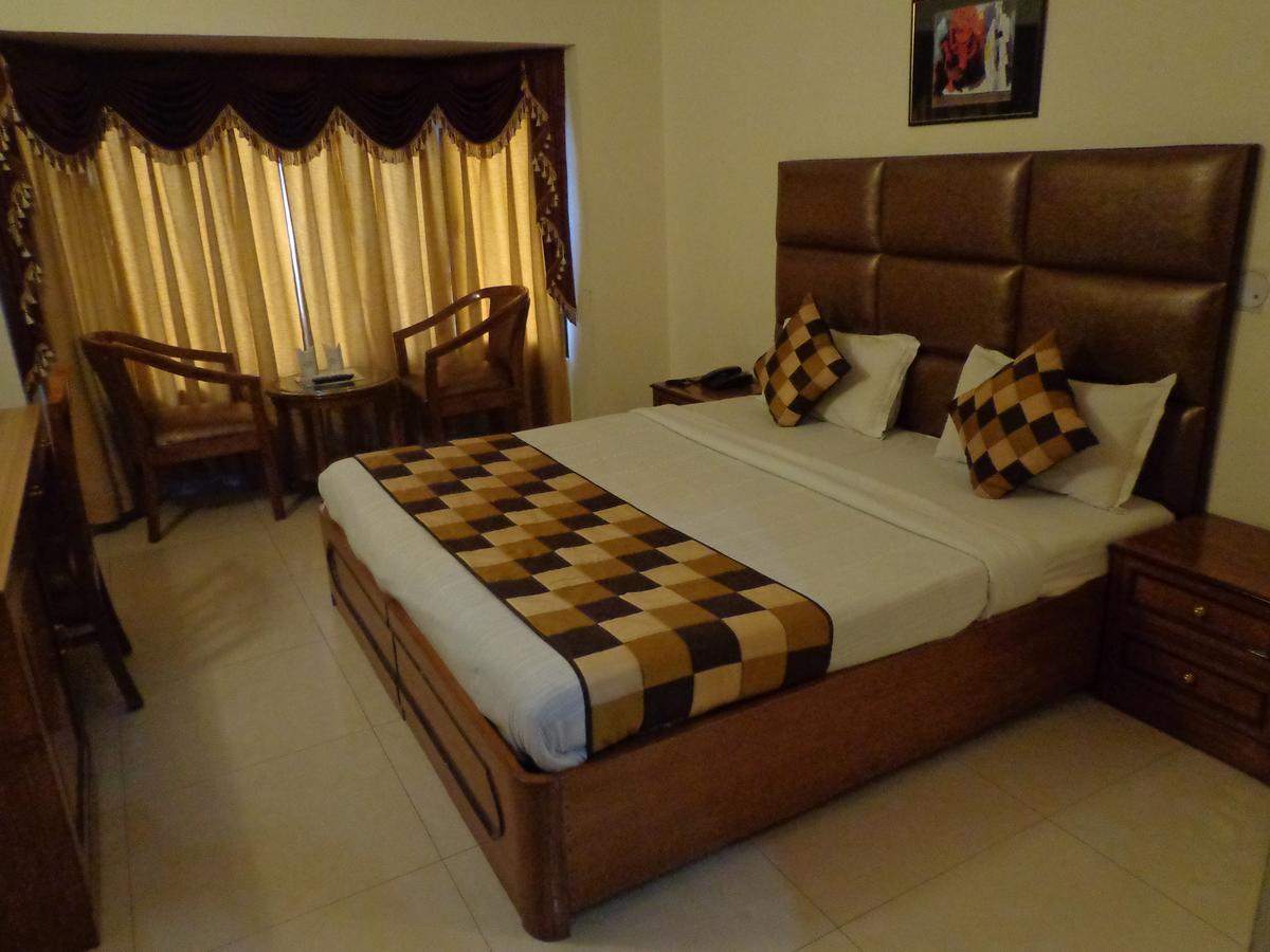 Hotel Smart Inn 2 New Delhi Exterior photo